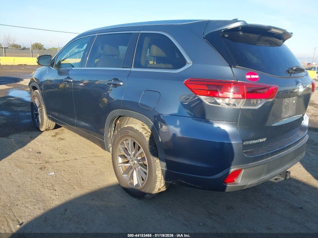 5TDKZRFH0HS524774 Toyota Highlander Xle
