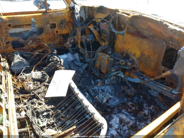 1985 FORD F150 1FTDF15N8FNA44916 Photo 4