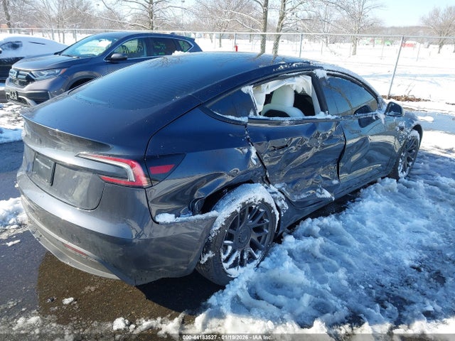 2026 TESLA MODEL 3 5YJ3E1EA9TF121363 Photo 3