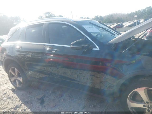 44183612 :رقم المزاد ، W1N0G8EB5NV395946 vin ، 2022 Mercedes-benz Glc 300 4matic Suv مزاد بيع