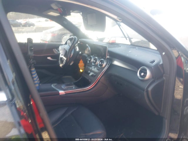 44183612 :رقم المزاد ، W1N0G8EB5NV395946 vin ، 2022 Mercedes-benz Glc 300 4matic Suv مزاد بيع