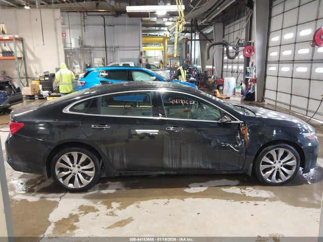 1G1ZH5SX4HF203692 Chevrolet Malibu Premier