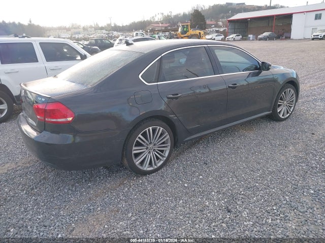 2014 VOLKSWAGEN PASSAT 1VWBT7A38EC083343 Photo 3