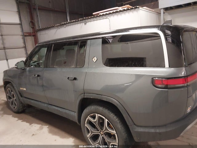 Rivian R1s Adventure 2023 7PDSGABA1PN013944 Image 14