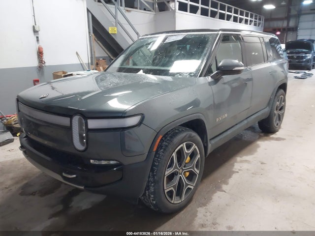 Rivian R1s Adventure 2023 7PDSGABA1PN013944 Image 2