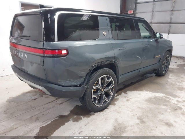 Rivian R1s Adventure 2023 7PDSGABA1PN013944 Image 4
