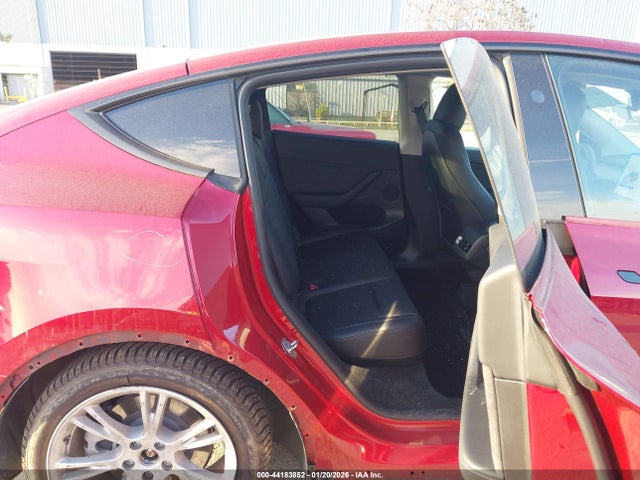 2024 TESLA MODEL Y 7SAYGDEE4RF066207 Photo 7