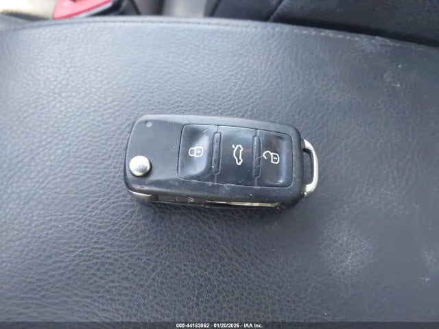 WVGBV7AX9FW537014 Volkswagen TIGUAN SE