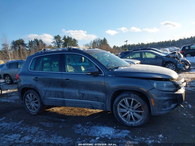 WVGBV7AX9FW537014 Volkswagen TIGUAN SE