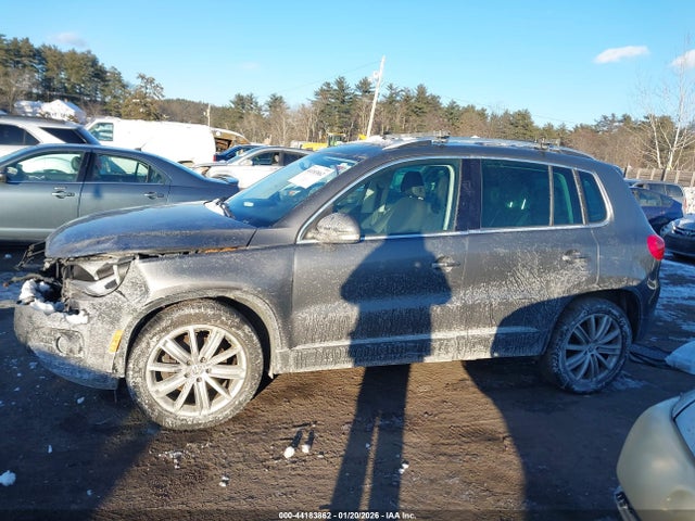 WVGBV7AX9FW537014 Volkswagen TIGUAN SE