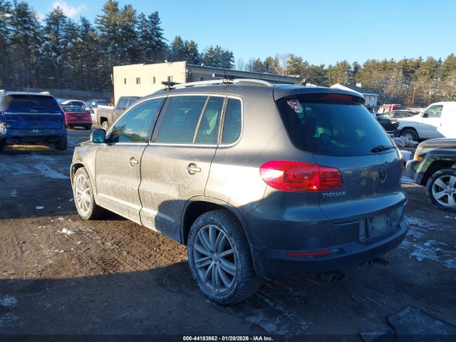 WVGBV7AX9FW537014 Volkswagen TIGUAN SE