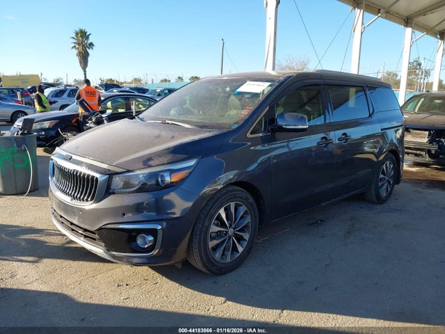 KNDMC5C1XH6337827 KIA Sedona Sx