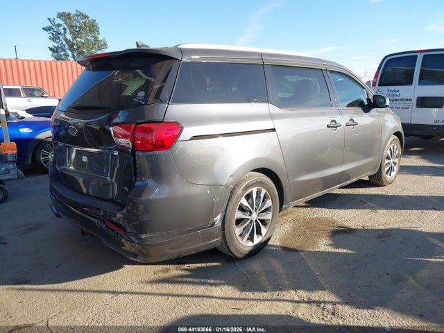 KNDMC5C1XH6337827 KIA Sedona Sx
