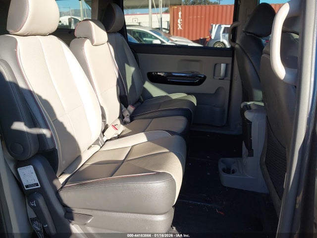 KNDMC5C1XH6337827 KIA Sedona Sx