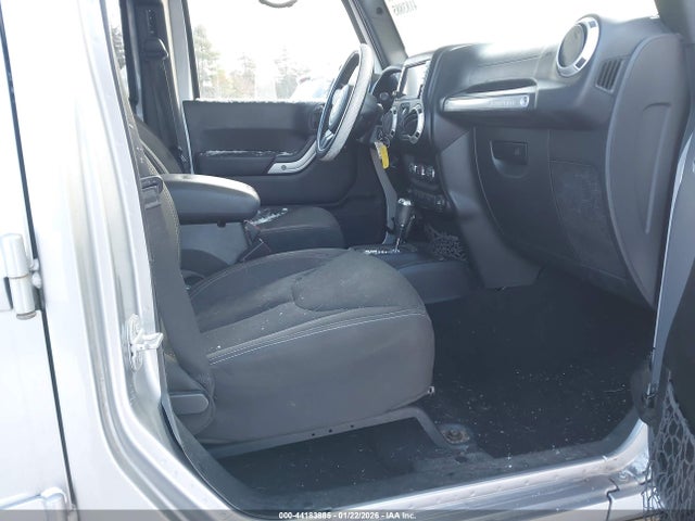 1C4BJWEG5GL148409 Jeep Wrangler Unlimited Sahara
