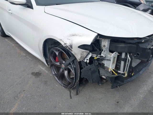 Aukcja sprzedaży 2018 Alfa Romeo Giulia Ti Sport Rwd, vin: ZARFAECNXJ7564913, numer aukcji: 44183923