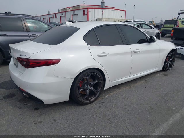 Aukcja sprzedaży 2018 Alfa Romeo Giulia Ti Sport Rwd, vin: ZARFAECNXJ7564913, numer aukcji: 44183923