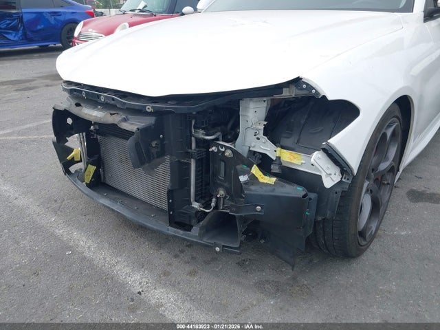 Aukcja sprzedaży 2018 Alfa Romeo Giulia Ti Sport Rwd, vin: ZARFAECNXJ7564913, numer aukcji: 44183923