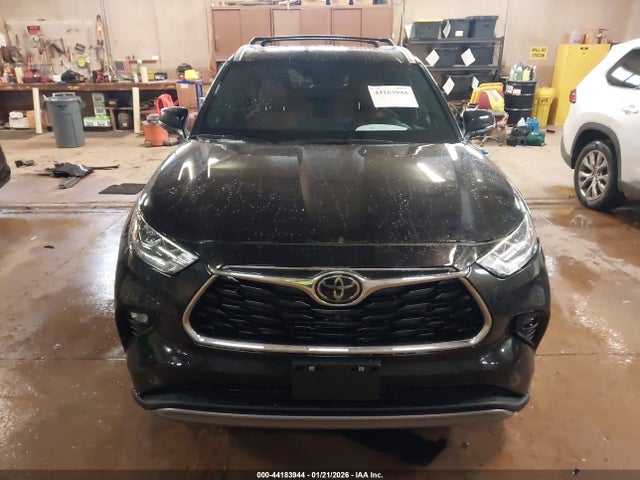 5TDKDRBH6RS566985 Toyota Highlander Platinum