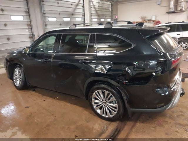 5TDKDRBH6RS566985 Toyota Highlander Platinum
