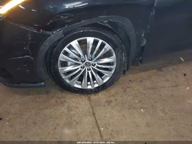 5TDKDRBH6RS566985 Toyota Highlander Platinum