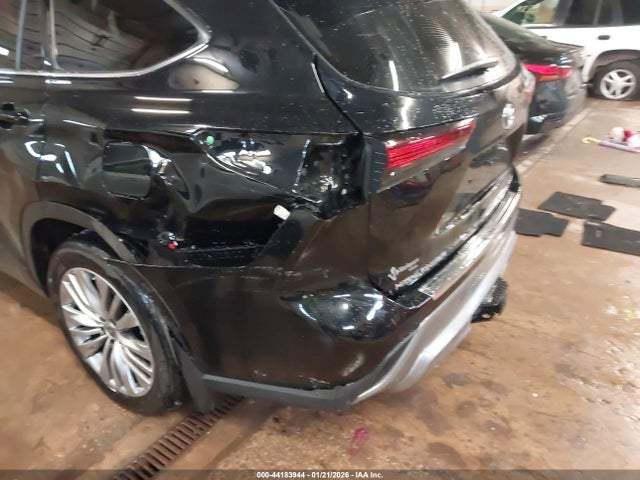 5TDKDRBH6RS566985 Toyota Highlander Platinum