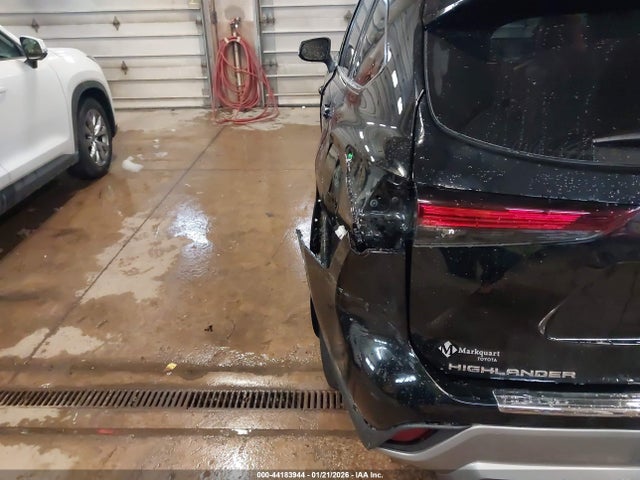 5TDKDRBH6RS566985 Toyota Highlander Platinum