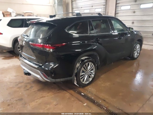 5TDKDRBH6RS566985 Toyota Highlander Platinum