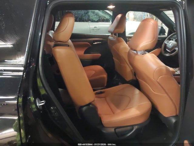 5TDKDRBH6RS566985 Toyota Highlander Platinum
