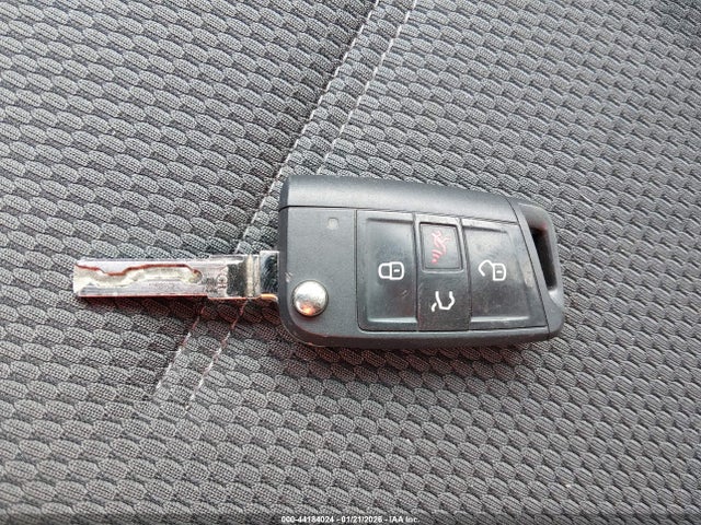 3VWB17AU5JM278890 Volkswagen Golf Tsi S/tsi Se