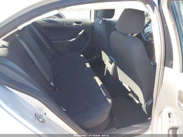 3VW267AJ6GM330205 Volkswagen Jetta 1.4t S