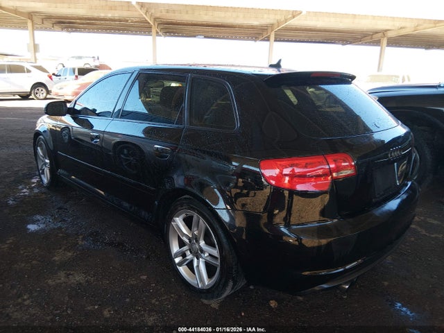 2011 AUDI A3 WAUKJAFM3BA073427 Photo 2