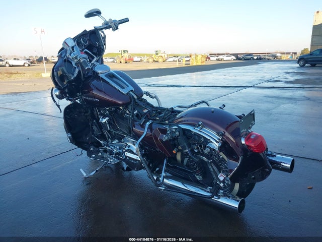 Harley-Davidson Flhtk Ultra Limited 2018 1HD1KED37JB667913 Image 3