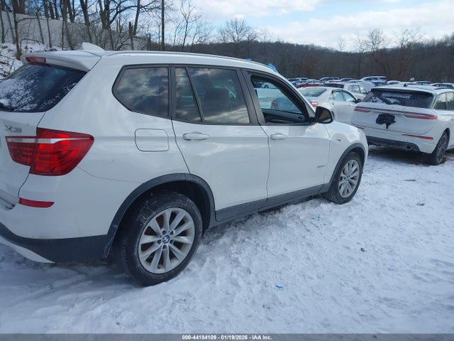 2017 BMW X3 5UXWX9C5XH0T06148 Photo 3