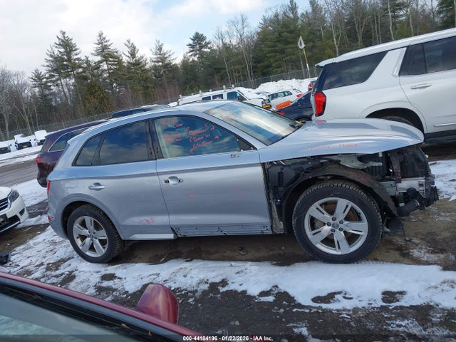 WA1ANAFY4J2200114 Audi Q5 2.0t Premium/2.0t Tech Premium
