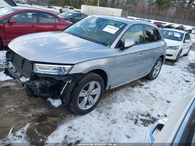 WA1ANAFY4J2200114 Audi Q5 2.0t Premium/2.0t Tech Premium