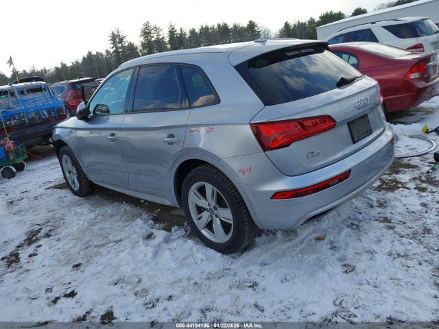 WA1ANAFY4J2200114 Audi Q5 2.0t Premium/2.0t Tech Premium