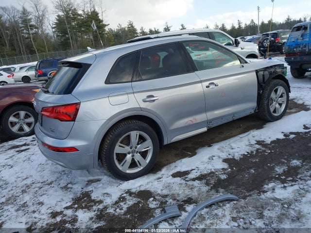 WA1ANAFY4J2200114 Audi Q5 2.0t Premium/2.0t Tech Premium