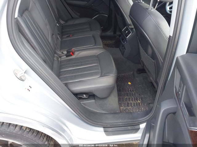 WA1ANAFY4J2200114 Audi Q5 2.0t Premium/2.0t Tech Premium