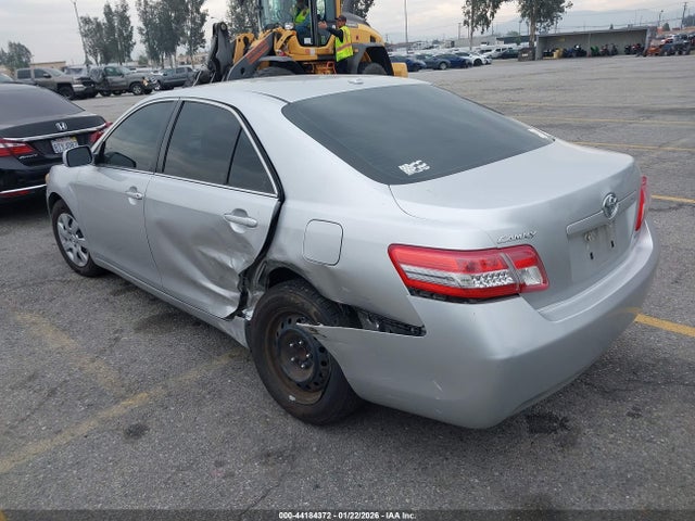 2011 TOYOTA CAMRY 4T4BF3EK5BR142375 Photo 2