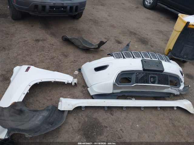 1C4RJFCT0HC730482 Jeep Grand Cherokee Overland 4x4