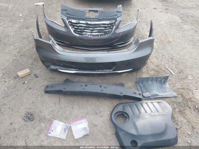 Продаж на аукціоні авто 2013 Chrysler 200 Touring, vin: 1C3CCBBG1DN527164, номер лоту: 44184432