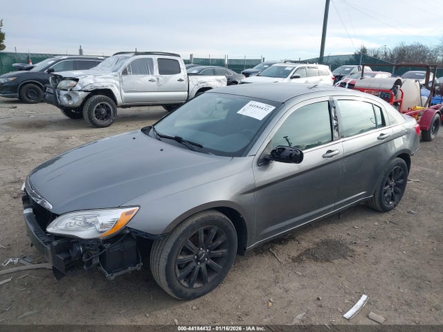 Продаж на аукціоні авто 2013 Chrysler 200 Touring, vin: 1C3CCBBG1DN527164, номер лоту: 44184432
