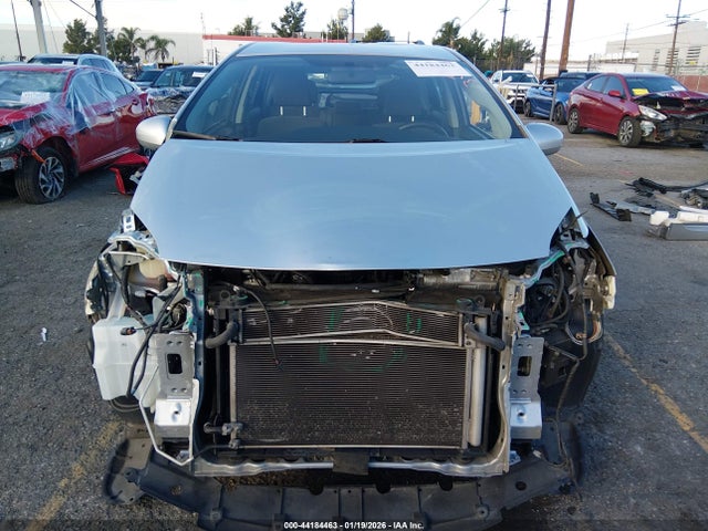 Toyota PRIUS PLUG-IN 2015 JTDKN3DPXF3073922 Image 13