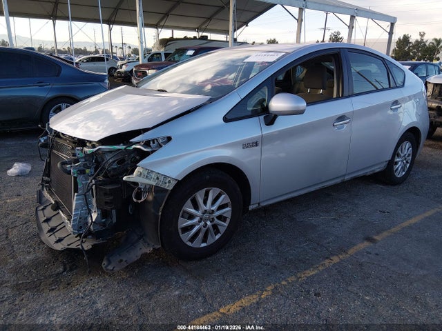 Toyota PRIUS PLUG-IN 2015 JTDKN3DPXF3073922 Image 2