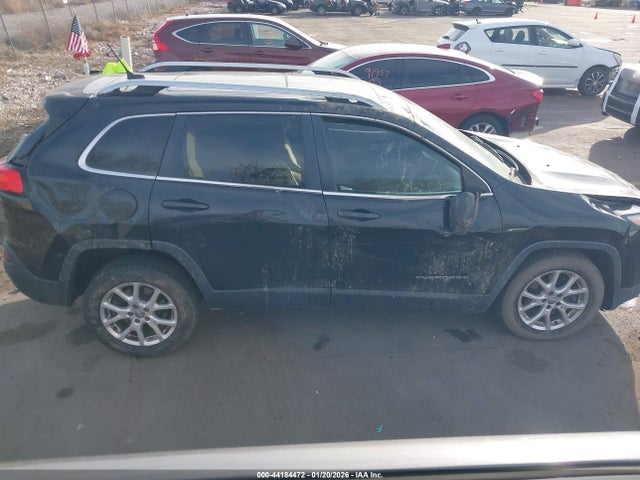 1C4PJLCS1FW793423 Jeep Cherokee Latitude