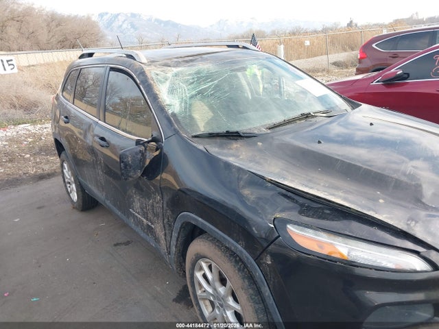 1C4PJLCS1FW793423 Jeep Cherokee Latitude