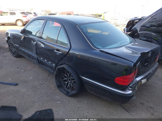 1999 MERCEDES-BENZ E 320 WDBJF65H7XA767397 Photo 2