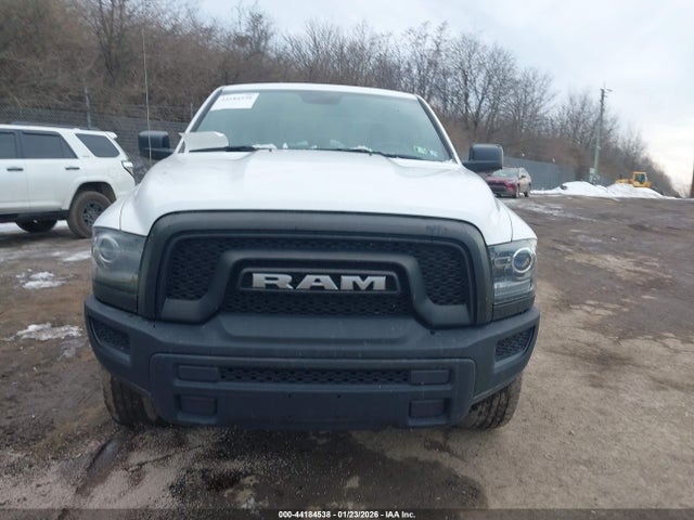 1C6RR7GG0NS191365 RAM 1500 Classic Warlock 4x4 6&#039;4 Box