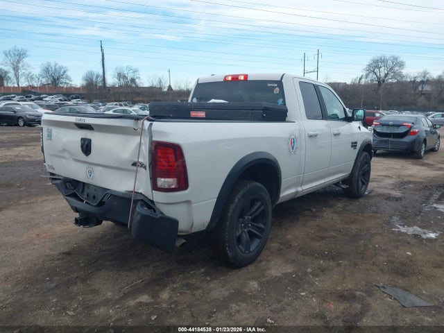 1C6RR7GG0NS191365 RAM 1500 Classic Warlock 4x4 6&#039;4 Box